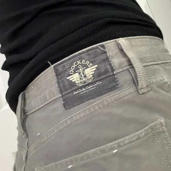 Dockers Classic Gray Shorts - Picture 2 of 6